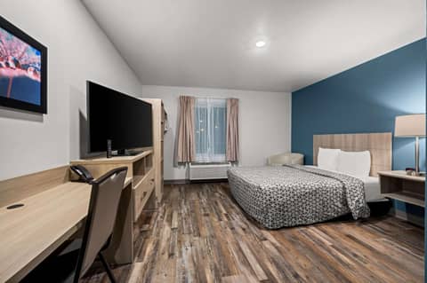 WoodSpring Suites Dearborn Detroit — photo 4