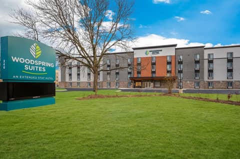 WoodSpring Suites Dearborn Detroit — photo 9