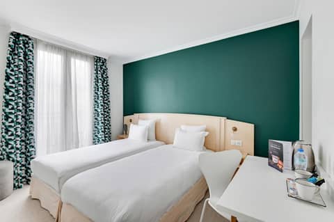 Hotel Elysees Opera — hotel room