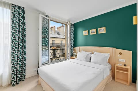 Hotel Elysees Opera — hotel room