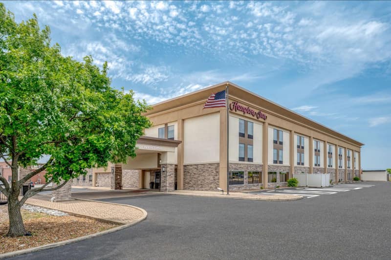 Hampton Inn St. Louis/Collinsville — building