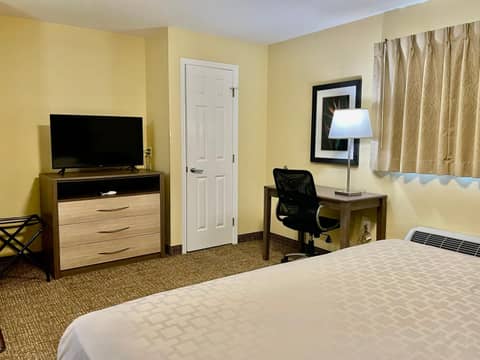 Suburban Studios Fort Myers Cape Coral — photo 4
