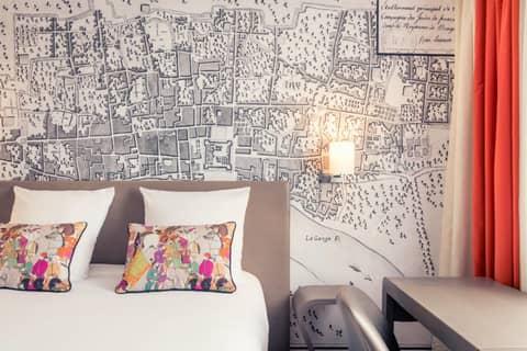 Mercure Tour Eiffel Grenelle — hotel room