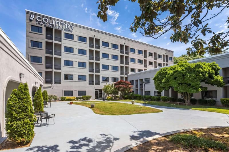 Country Inn & Suites by Radisson, Atlanta Downtown — building