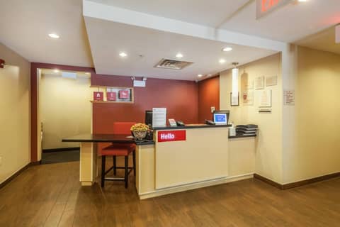 TownePlace Suites Jacksonville Butler Boulevard — recepcion & lobby