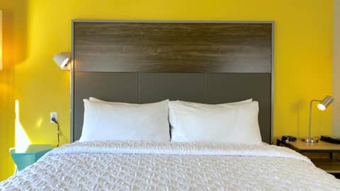 Tru By Hilton Baltimore Harbor East — photo 2