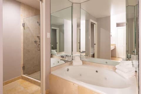 Hilton Dallas Lincoln Centre by the Galleria — photo 4