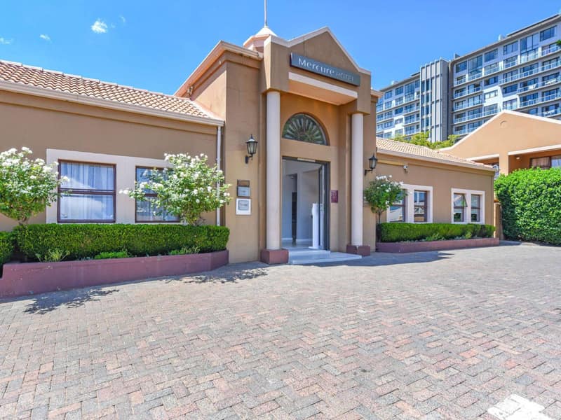 Mercure Hotel Bedfordview — building