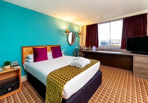 Copthorne Tara Hotel London Kensington — hotel room