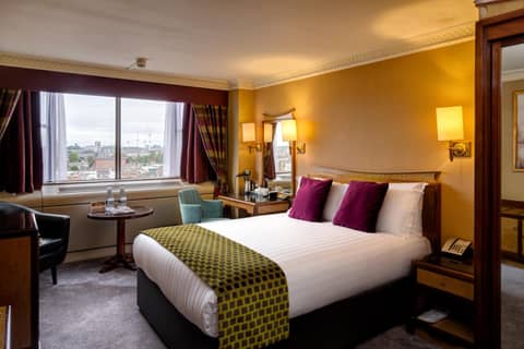 Copthorne Tara Hotel London Kensington — hotel room