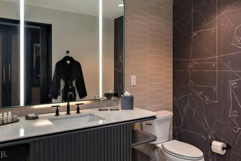 Renaissance Milwaukee West Hotel — photo 5
