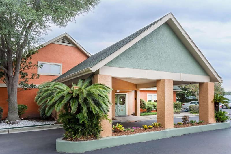 Extended Stay of Charleston — building