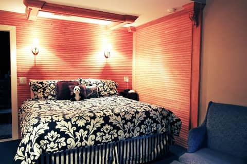 The Olivier House Hotel — hotel room