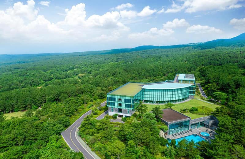WE Hotel Jeju — building