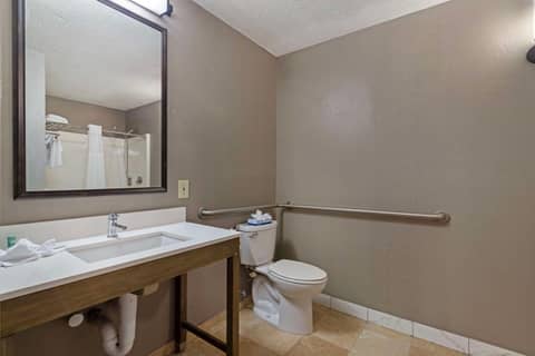 Best Western Savannah Historic District — photo 9