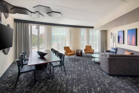 Courtyard by Marriott Philadelphia South at The Navy Yard — photo 8