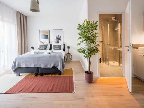 Limehome Frankfurt Gutleutstraße - Digital Access — hotel room