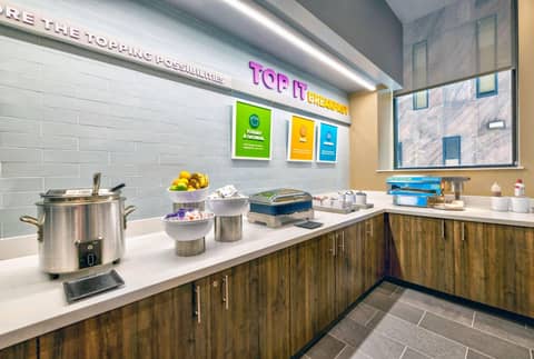 Tru By Hilton Minneapolis Downtown — dining