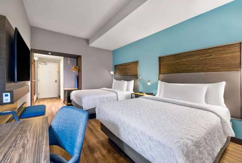 Tru By Hilton Minneapolis Downtown — hotel room