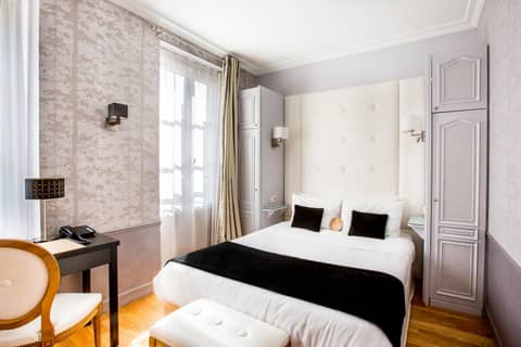 Eiffel Trocadéro — hotel room
