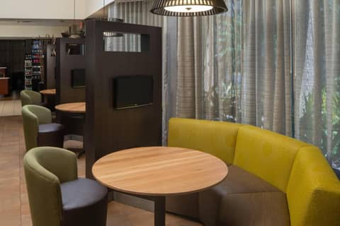 Courtyard by Marriott Jacksonville at the Mayo Clinic Campus/Beaches — photo 6