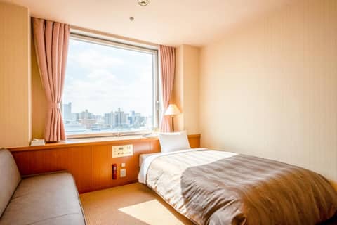 Hiroshima City Bunka Koryu Kaikan — hotel room