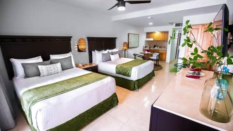 Hotel Tesoro Los Cabos — hotel room