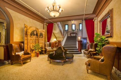 MarQueen Hotel - NEWLY RENOVATED — recepcion & lobby