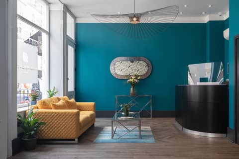 Paddington Park Hotel — hotel reception