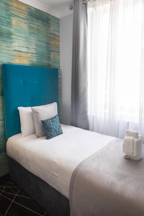 Paddington Park Hotel — hotel room