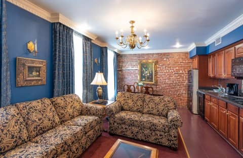 Quarter House Suites — photo 5