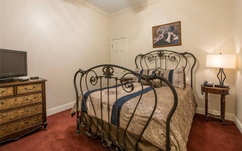 Quarter House Suites — photo 8