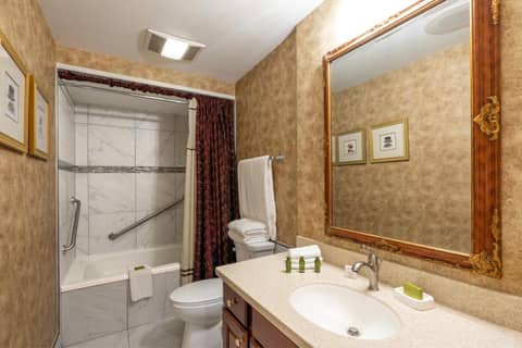 Quarter House Suites — photo 9