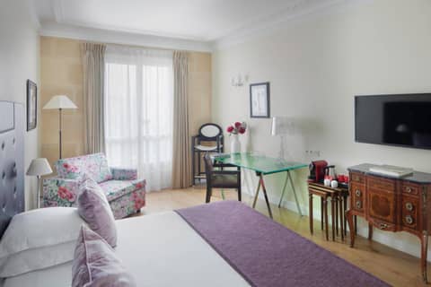 Le 123 Elysees - Astotel — hotel room