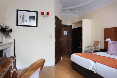Le 123 Elysees - Astotel — hotel room