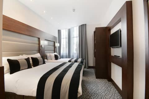 Sunday London Paddington Hotel — hotel room