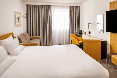 Novotel London Greenwich — hotel room
