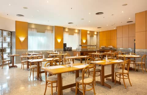 Windsor Asturias Hotel — dining