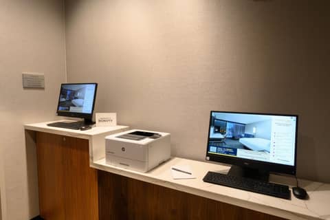 Courtyard by Marriott Charlotte Waverly — photo 7
