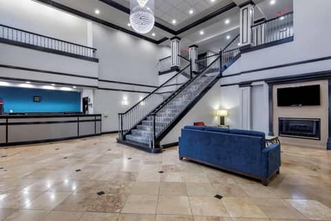 Quality Inn & Suites I-35 E-Walnut Hill — photo 6