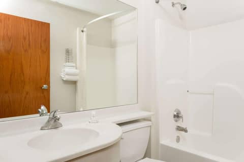 Microtel Inn & Suites by Wyndham Salt Lake City Airport — photo 2