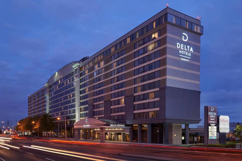 Delta Hotels by Marriott Toronto Airport & Conference Centre — building