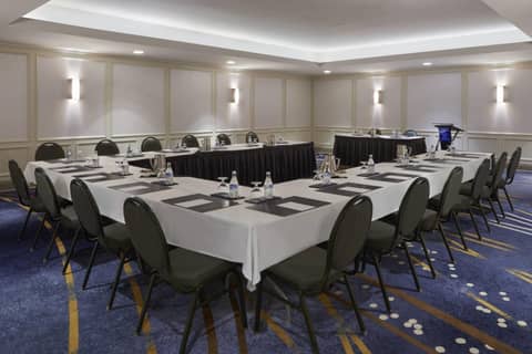 Delta Hotels by Marriott Toronto Airport & Conference Centre — photo 9