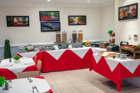 Queensway Hotel, Sure Hotel Collection by Best Western — restaurant