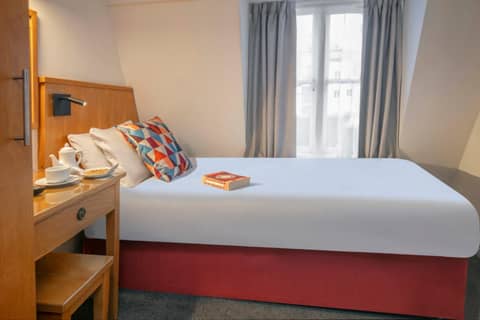 Queensway Hotel, Sure Hotel Collection by Best Western — hotel room