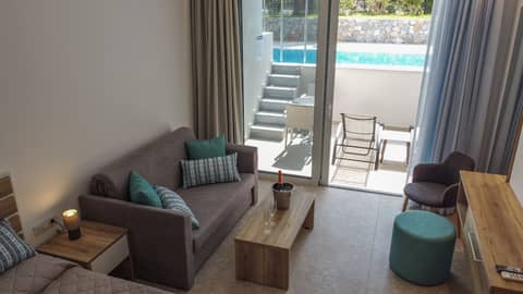 Lardos Bay — hotel room