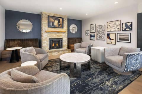 La Quinta Inn & Suites by Wyndham Downtown Asheville — photo 3