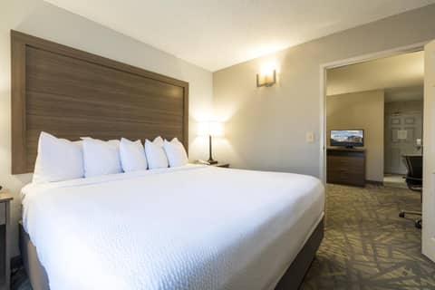 La Quinta Inn & Suites by Wyndham Downtown Asheville — photo 7