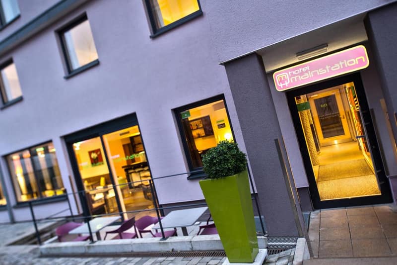 Hotel Mainstation — building