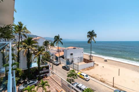 The Paramar Beachfront Boutique Hotel With Breakfast Included - Downtown Malecon — balance & terrace